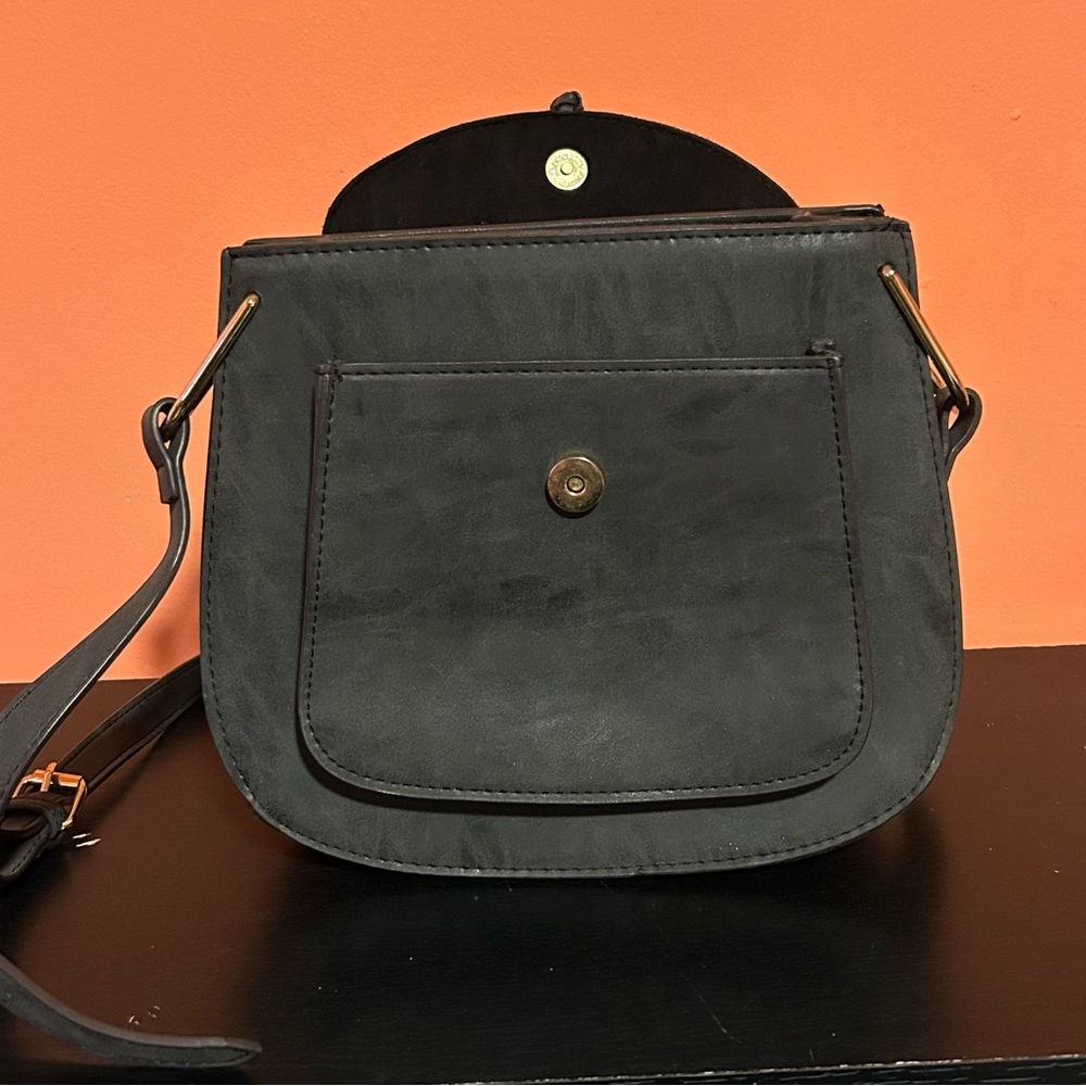 Franco Sarto Grey Vegan Leather Rex Saddle Crossbody Bag with Tinsel Fringe - Picture 2 of 10